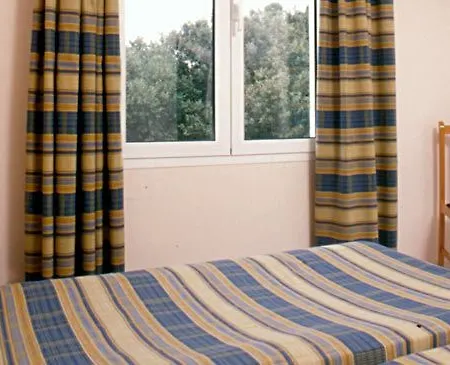 Universal Laguna Garden Apartahotel 3*