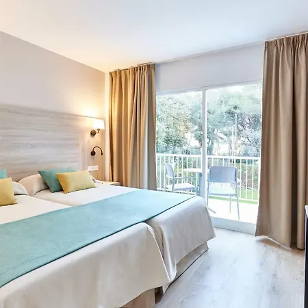Universal Laguna Garden Apartahotel 3*